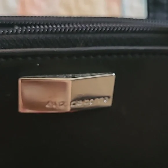 Liz Claiborne black purse - Picture 2 of 5